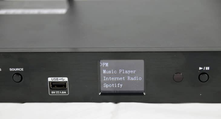 Verhuur van Denon Pro DN-350UI mediaspeler. Bluetooth USB MP3-speler huren met Spotify Connect kan bij PartyDJ uit Aalst, Oost Vlaanderen