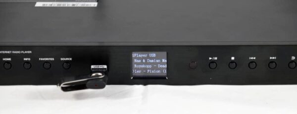 Verhuur van Denon Pro DN-350UI mediaspeler. Bluetooth USB MP3-speler huren met Spotify Connect kan bij PartyDJ uit Aalst, Oost Vlaanderen