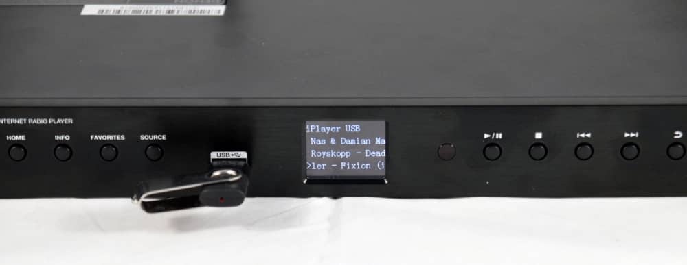 Verhuur van Denon Pro DN-350UI mediaspeler. Bluetooth USB MP3-speler huren met Spotify Connect kan bij PartyDJ uit Aalst, Oost Vlaanderen