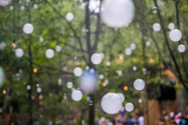 Verhuur Magic FX Smokebubble Blaster bubble machine met rook bellenblaasmachine huren voor zeepbellen effect. Te huur bij PartyDJ uit Aalst, Oost Vlaanderen.