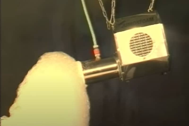 Kleine Schuimmachine Huren Voor Jouw Schuimfuif. Huur nu de MBN Junior Foam schuim douche bij PartyDJ uit Aalst, Oost Vlaanderen