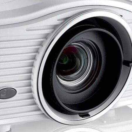 Krachtige beamer huren Optoma EH615t 6200 lumen te huur. PartyDJ uit Aalst, Oost Vlaanderen.