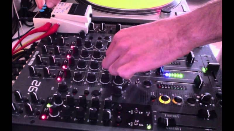 Professionele DJ Mixer Huren. Verhuur van Allen & Heath Xone:92 DJ mengtafel te huur bij PartyDJ uit Aalst, Oost Vlaanderen.
