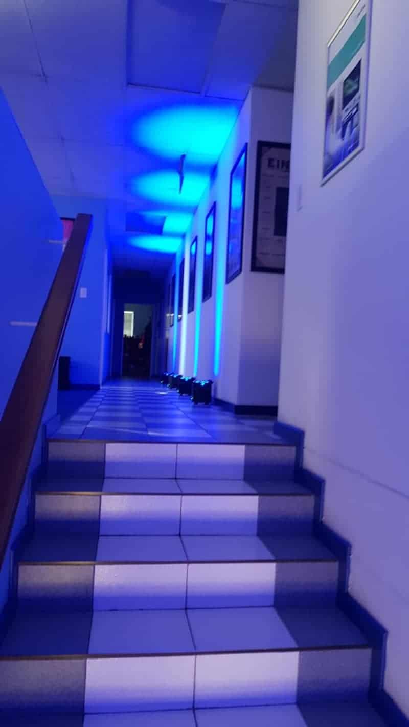 Uplighting huren. Beamz Pro BBP60 uplighters op batterij te huur. Verhuur van draadloze grondspots op batterij bij PartyDJ uit Aalst, Oost Vlaanderen.