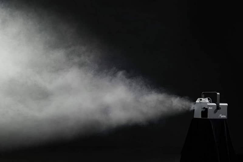 Antari Z-380 mistmachine huren met hazer effect. Verhuur van fazer rookmachine bij PartyDJ uit Aalst, Oost Vlaanderen.