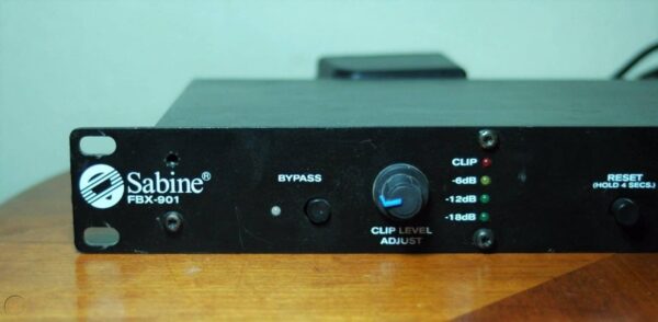 Sabine FBX-901 Feedback Exterminator Huren » Verhuur van feedback eliminator bij PartyDJ uit Aalst, Oost Vlaanderen