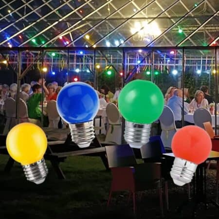Set van 15 gekleurde LED lampen huren voor jouw feest of evenement. Robuust, energiezuinig, gemakkelijk te gebruiken. Perfect voor lichtslingers en guirlandes!