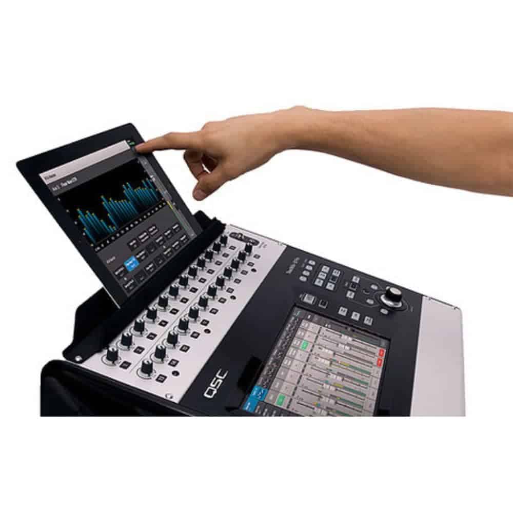 Ontdek de kracht van de QSC TouchMix-30 PRO! Huur deze 32-kanaals digitale mengtafel voor events, presentaties of optredens. Compact én vol pro-functies!
