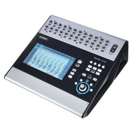 Ontdek de kracht van de QSC TouchMix-30 PRO! Huur deze 32-kanaals digitale mengtafel voor events, presentaties of optredens. Compact én vol pro-functies!