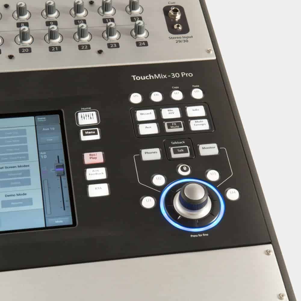 Ontdek de kracht van de QSC TouchMix-30 PRO! Huur deze 32-kanaals digitale mengtafel voor events, presentaties of optredens. Compact én vol pro-functies!