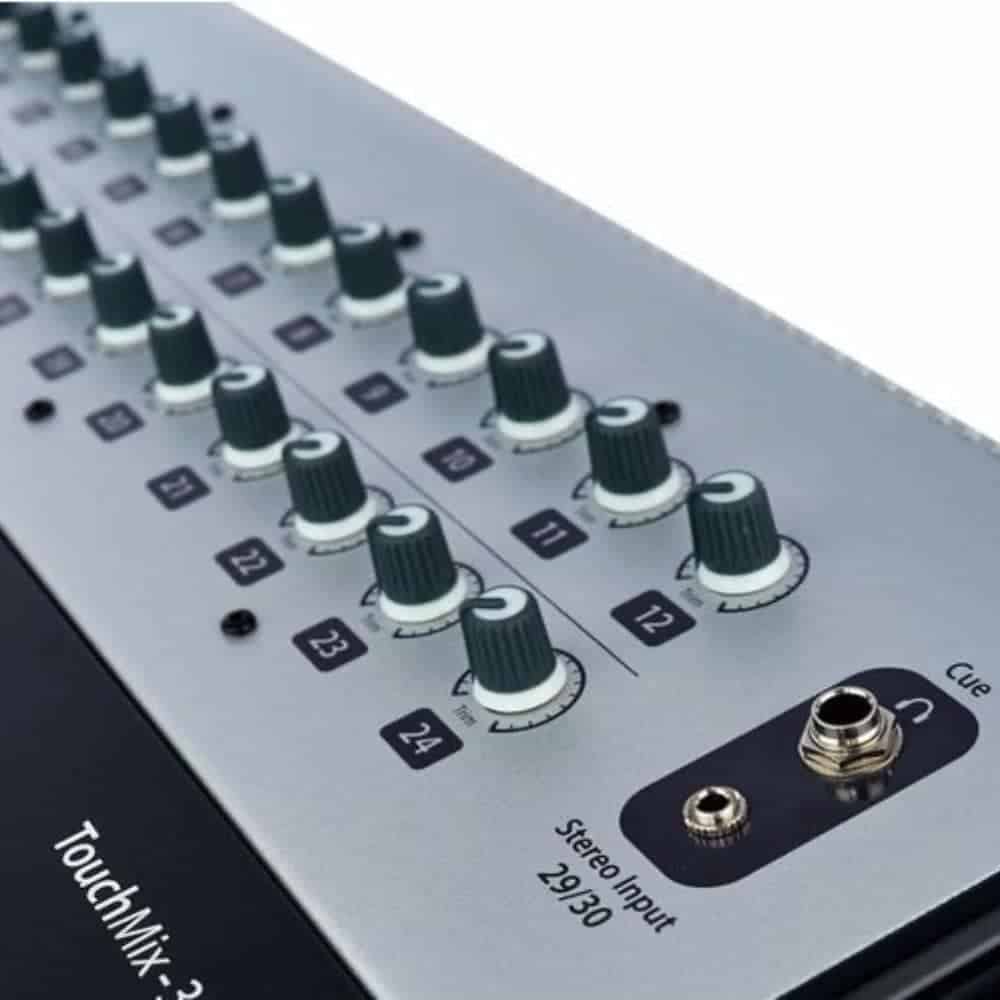 Ontdek de kracht van de QSC TouchMix-30 PRO! Huur deze 32-kanaals digitale mengtafel voor events, presentaties of optredens. Compact én vol pro-functies!