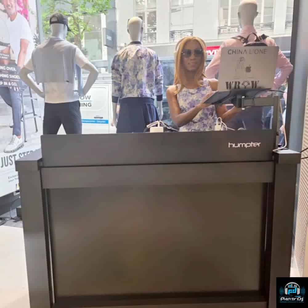 DJ booth huren met klasse? De Humpter B3 is jouw ideale keuze!