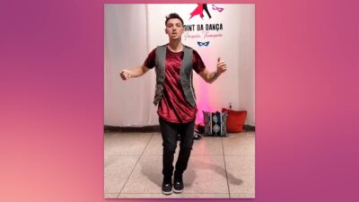 Hombre bailando Zouk solo.