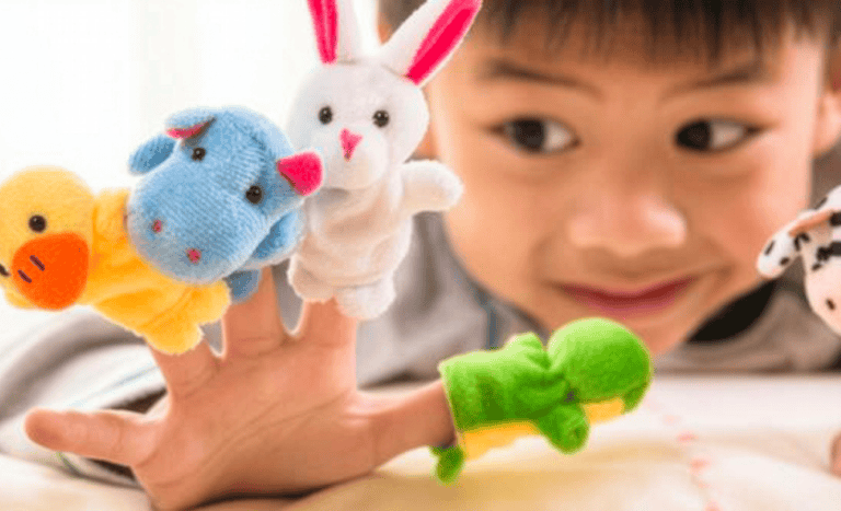 Superheroes in play therapy