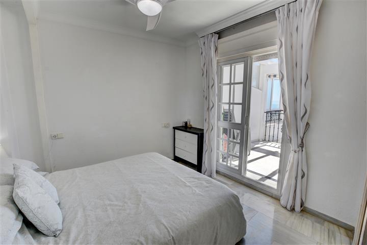 2 bed Property for sale in Benalmadena with panoramic sea views and sunny large terrace - bedroom