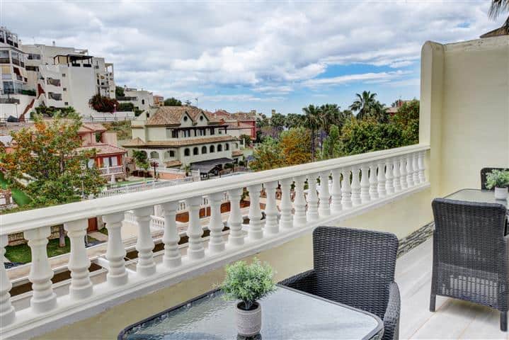 Villa for sale in Benalmadena close to beach and amenities (4)