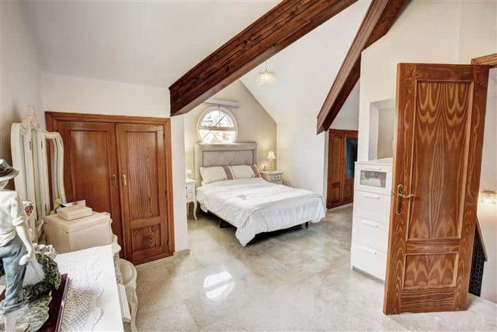 Villa for sale in Benalmadena close to beach and amenities (5)