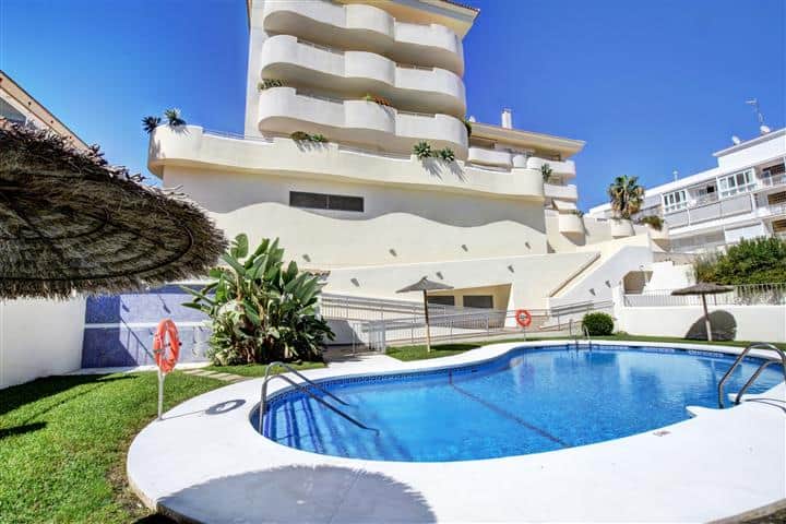 Penthouse for Sale in Benalmadena - Community pool area