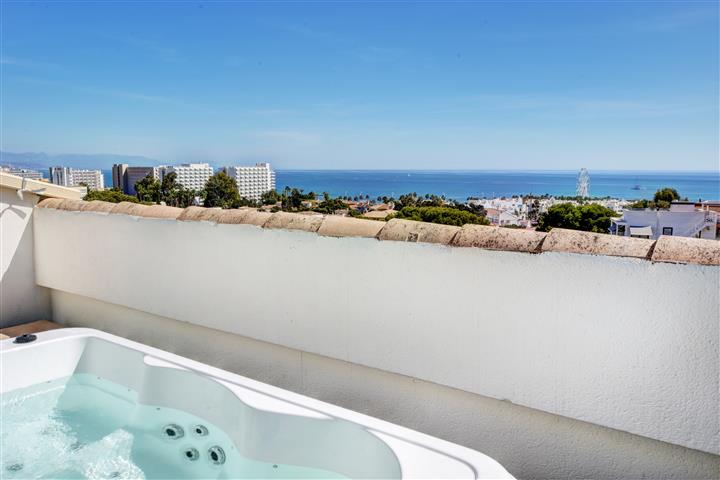 Penthouse property for Sale in Benalmadena - terrace with jacuzzi and sea views