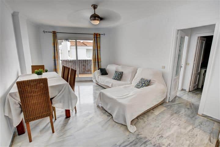 2 bed property for sale in Benalmadena town centre - lounge
