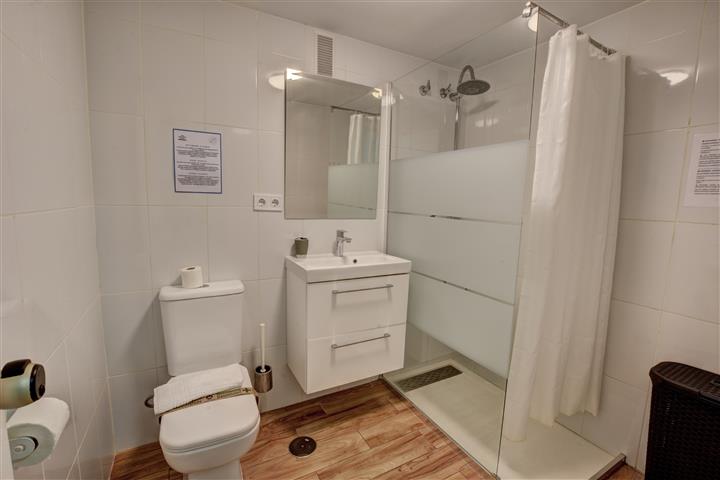 Studio Property for sale in Benalmadena - bathroom