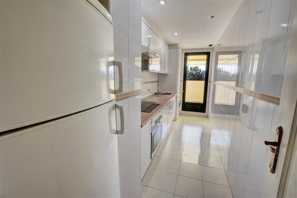 2 bed Property - apartment for sale in Benalmadena with Golf views - independent kitchen