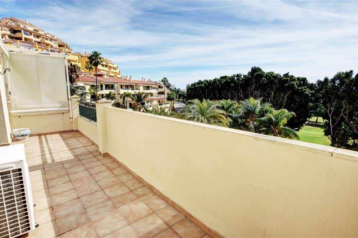 2 bed Property - apartment for sale in Benalmadena with Golf views - large south west facing terrace