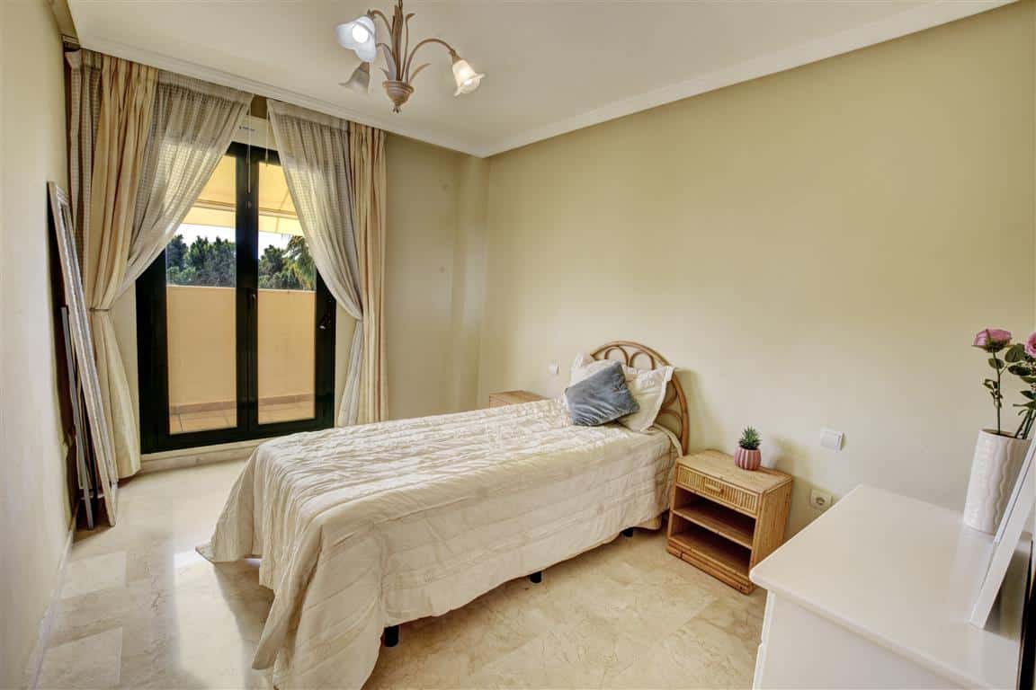 2 bed Property - apartment for sale in Benalmadena with Golf views - main bedroom with access to terrace