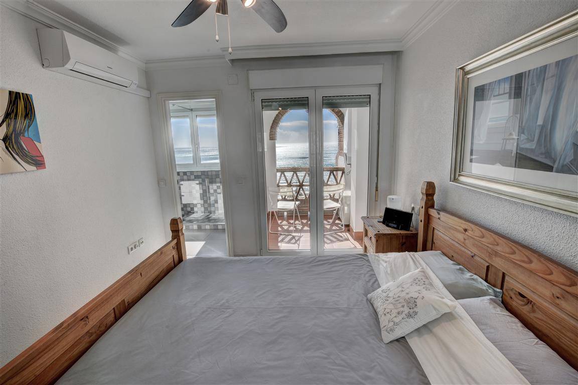2 bedroom Townhouse Property in Benalmadena on Beachfront for sale - view from main bedroom