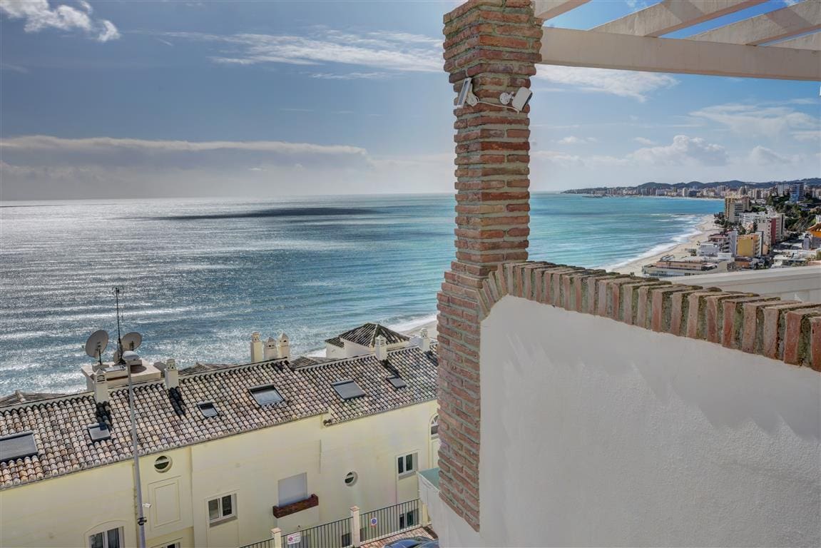 2 bedroom Townhouse Property in Benalmadena on Beachfront for sale - view from terrace of bedroom
