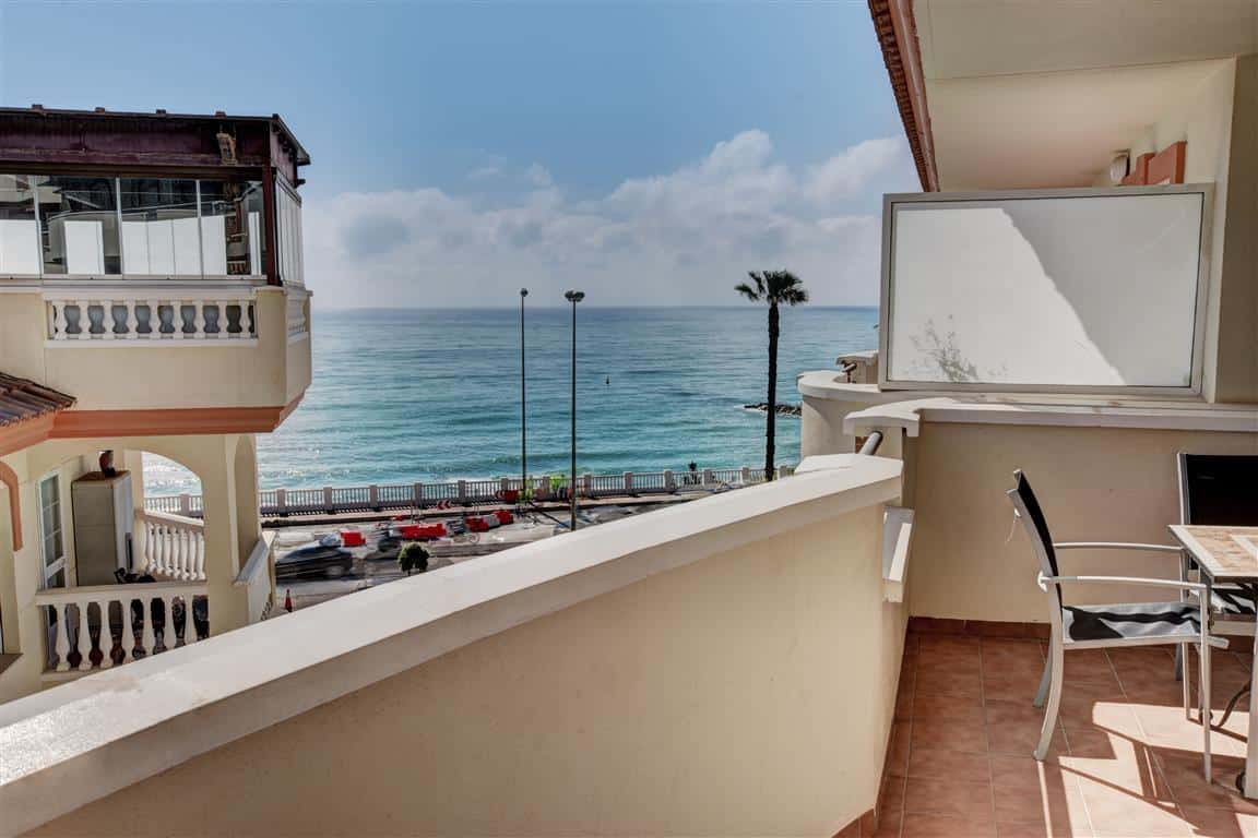 1 Bed Property in Benalmadena - beautiful terrace with sea views