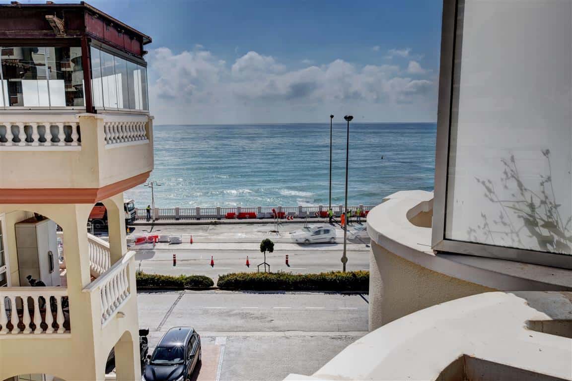 1 Bed Property in Benalmadena - the sea views from terrace