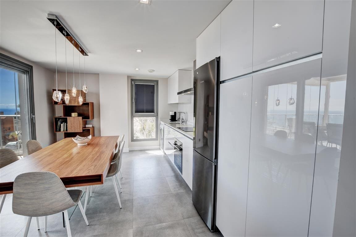 3 bed Top Floor Property for sale in Benalmadena Kitchen and terrace