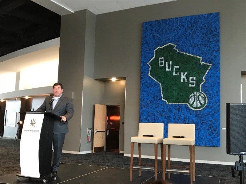 bucks-fiserv-forum-art-collection_fullsize_story1