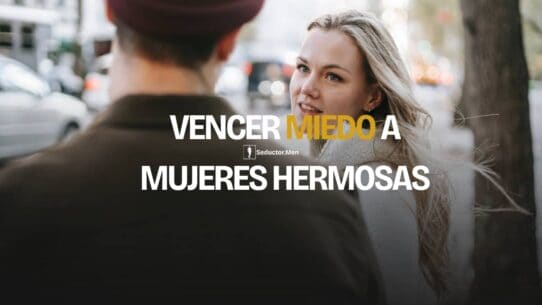 Hombre conversando con una mujer atractiva en la calle tras vencer el miedo a las mujeres hermosas