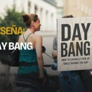 Reseña de Day Bang de Roosh V: escena de calle de día con el libro a la vista