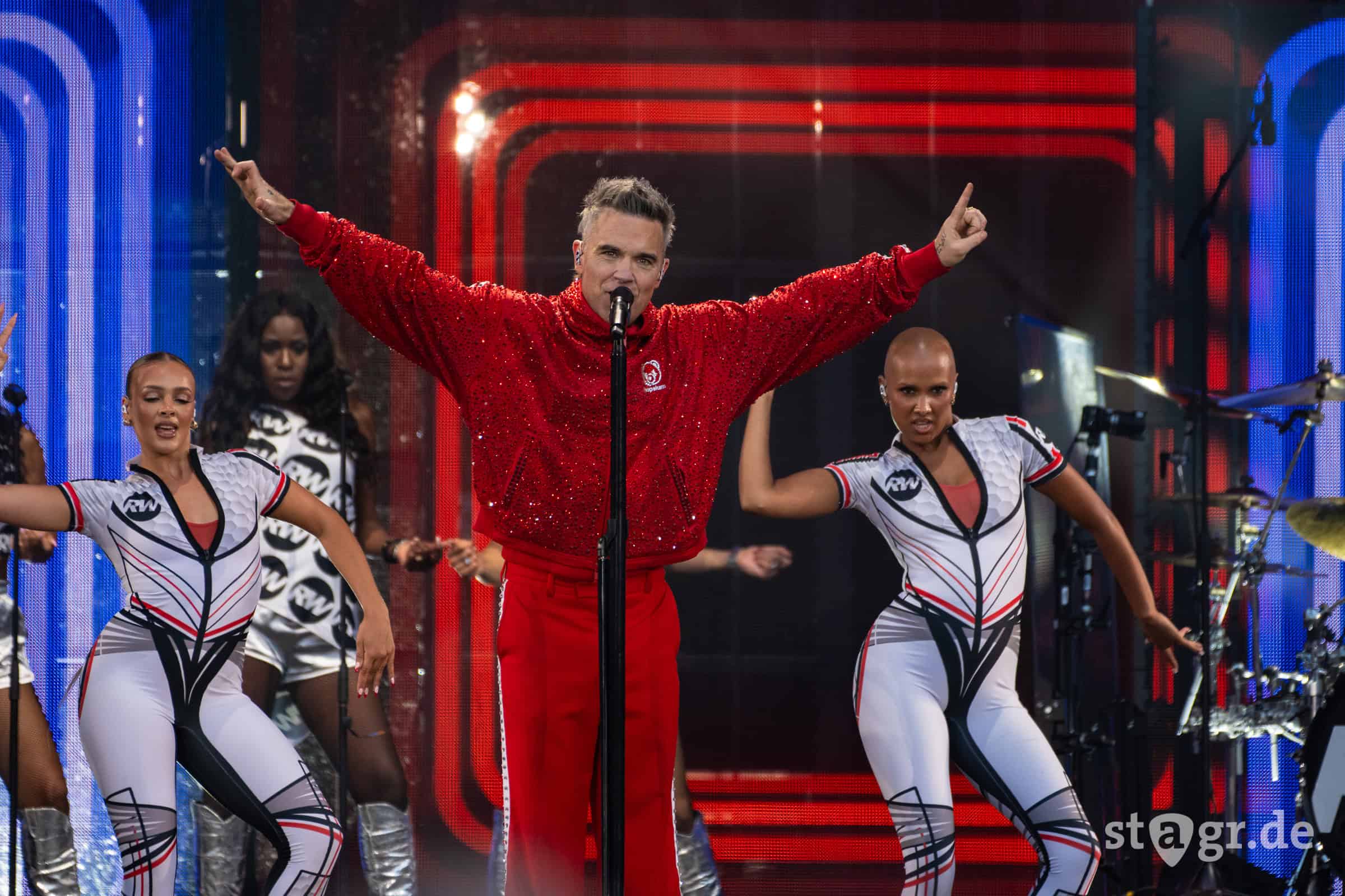 Robbie Williams in Hannover 2025 – Bezaubernster Entertainer auf Lebenszeit