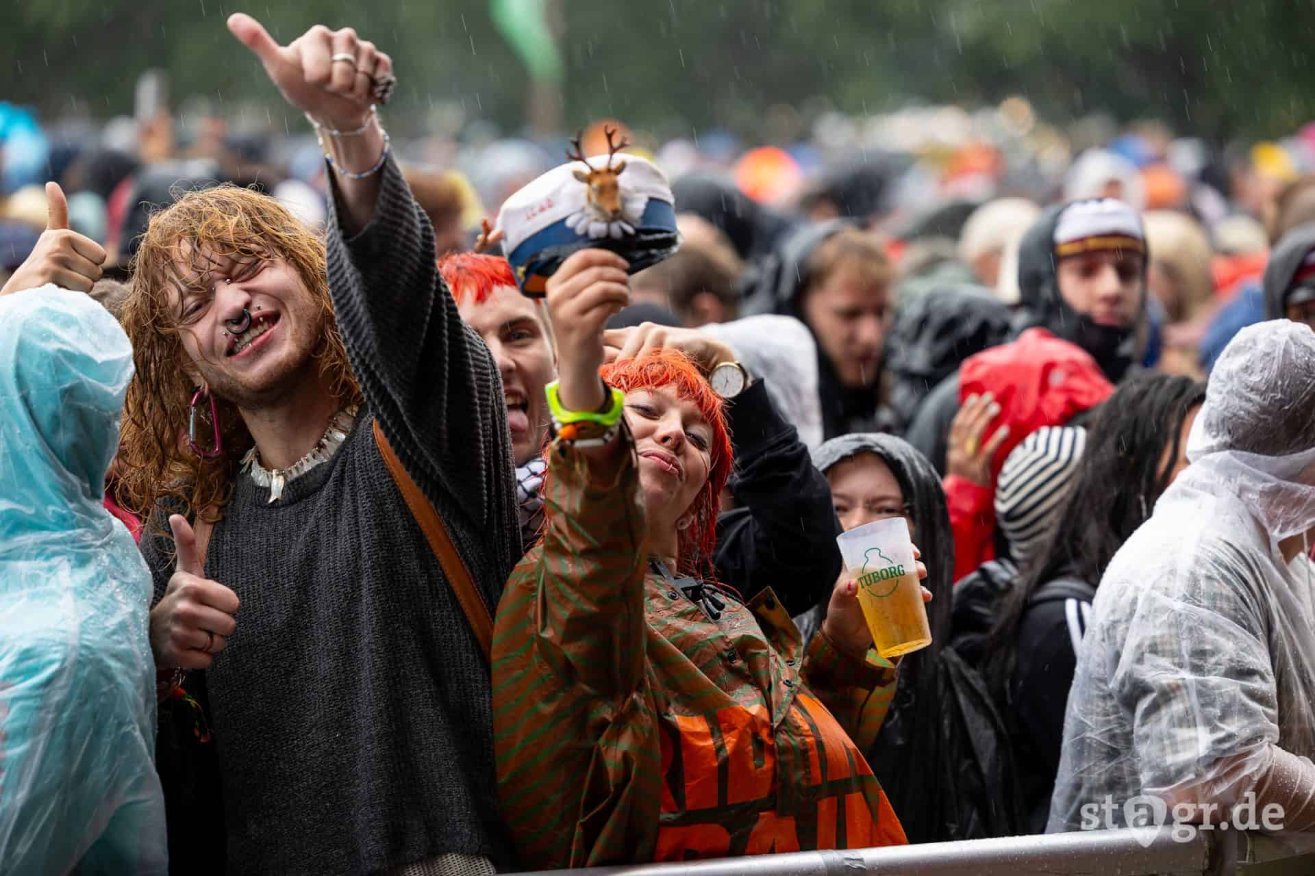 Roskilde Festival 2026 – Donnerstag: Regen, Sturm und große Konzerte