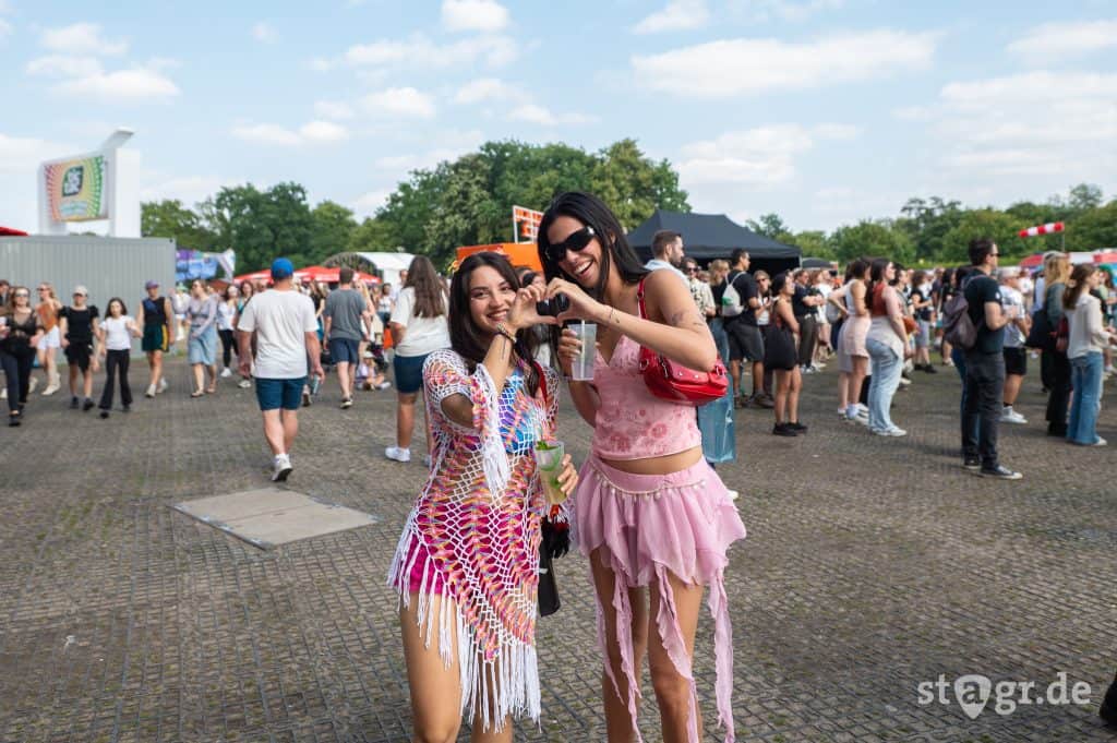 Lollapalooza Berlin 2026 am Sonntag: Gefühl, Regen und große Popgesten