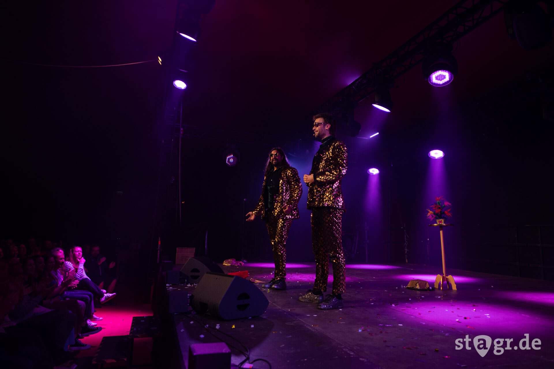 Siegfried & Joy bei Kultur im Zelt: Zauberei mit Glitzer, Größenwahn und sehr gutem Timing