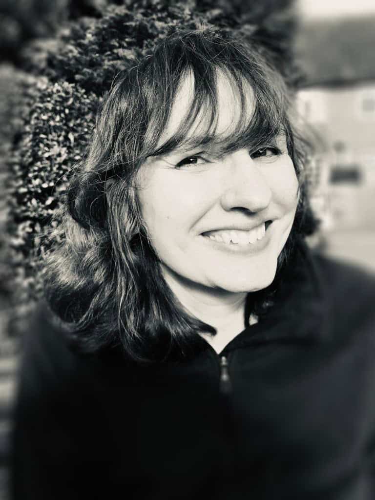 Jule-Owen-Feefo
