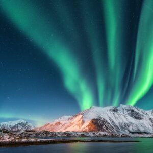 An Arctic Lodge With Northern Lights – Lofoten, Norway