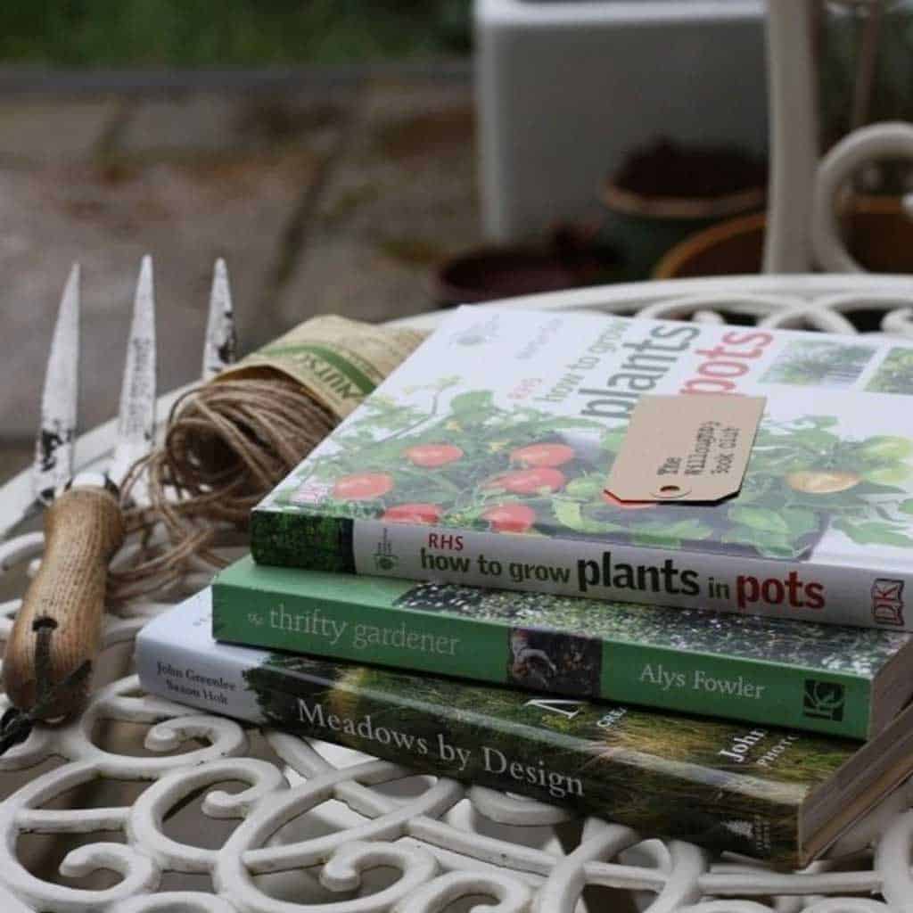  Alternative Valentines Gifts — A book club subscription