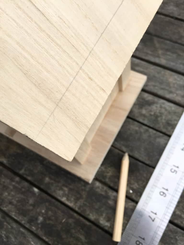 Making a beach hut birdhouse