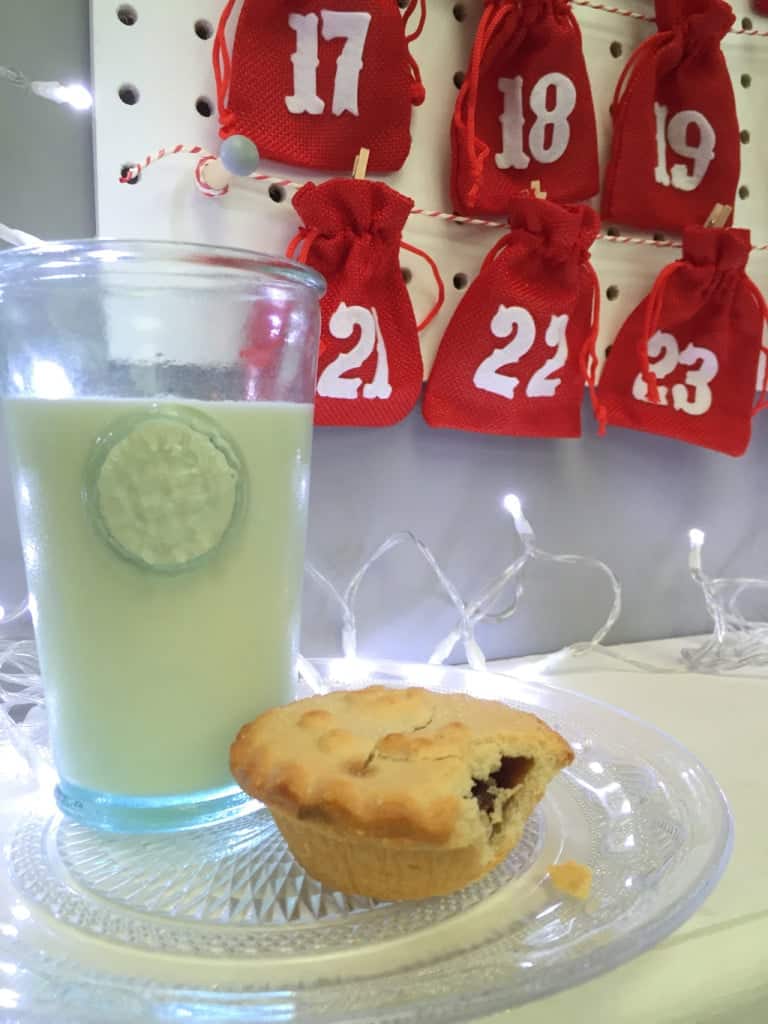 How to Make a Reusable, Fillable Advent Calendar