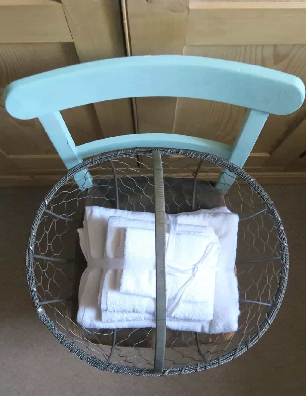 a-welcome-basket-for-houseguests1