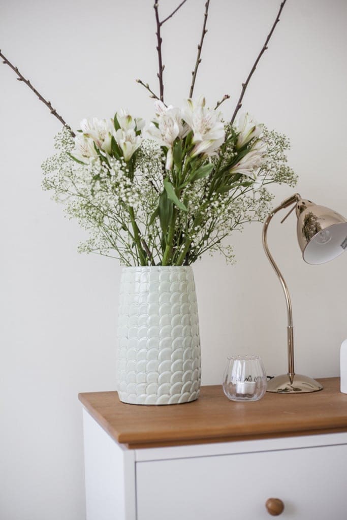 bedroom_vase