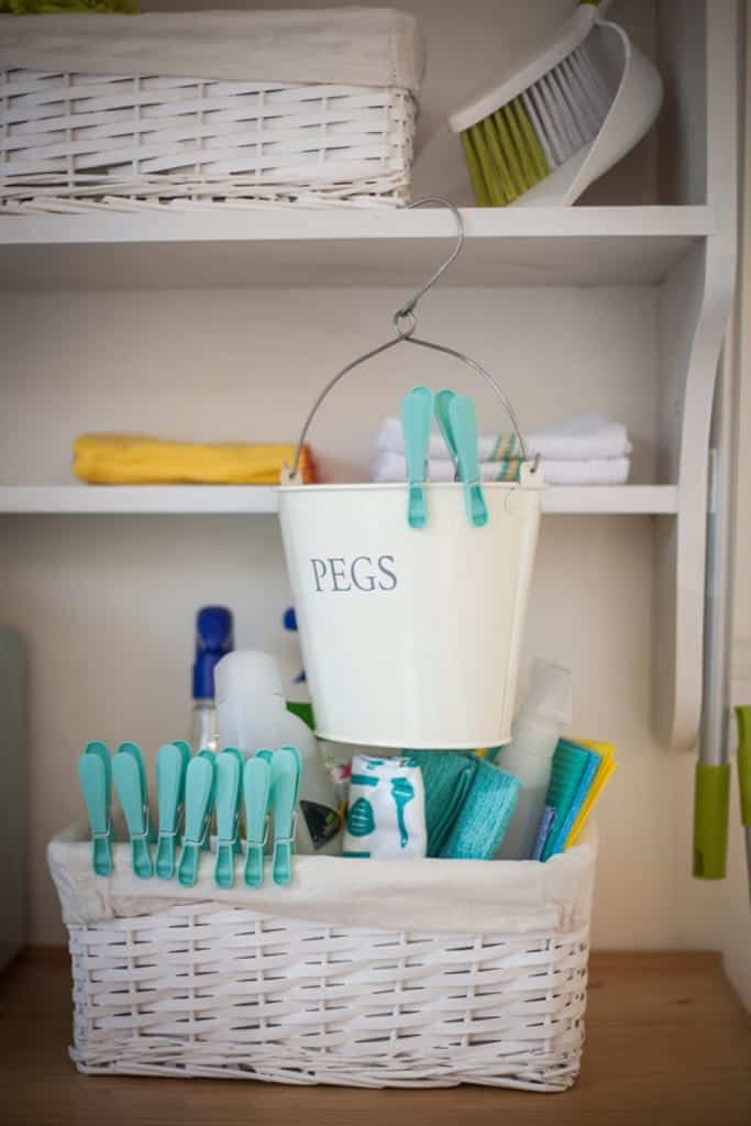 pegs