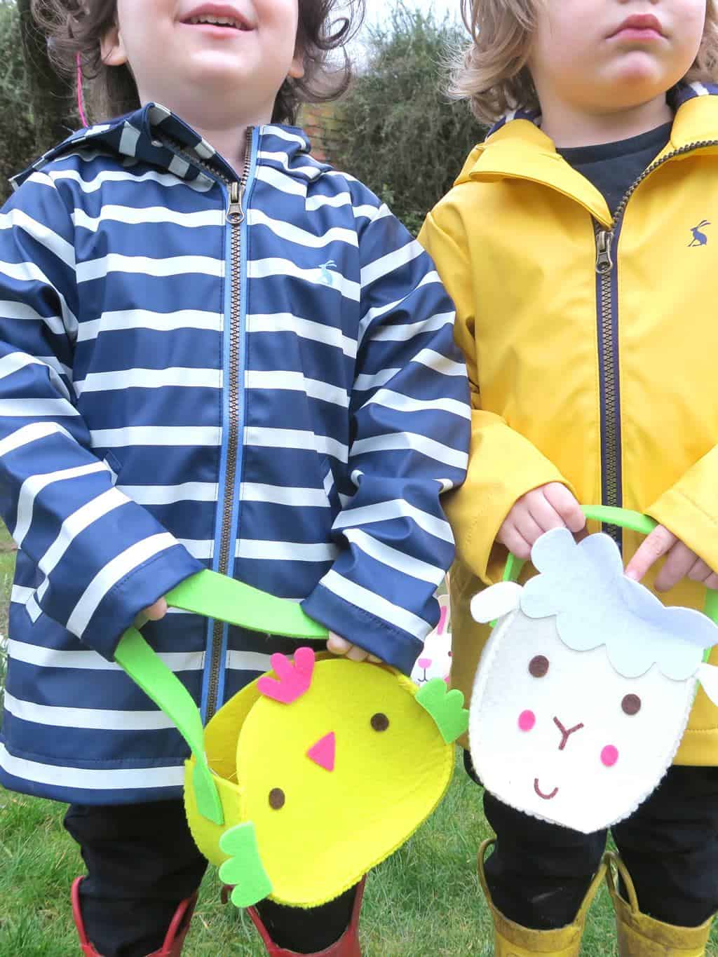 Little easter bags for an Easter egg hunt from the post How to Organise an Easter Egg Hunt For Toddlers by The Listed Home