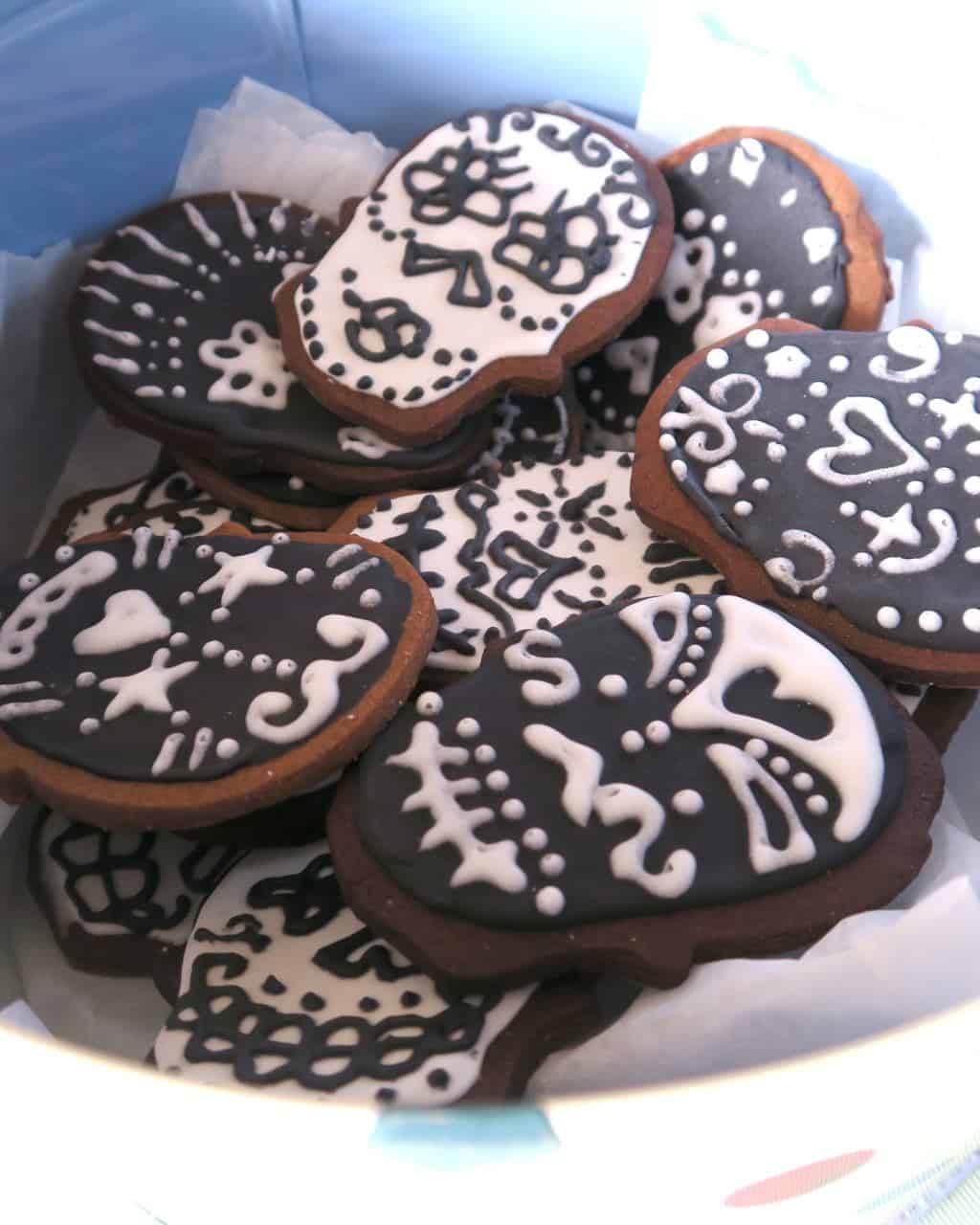 How to make sugar skull biscuits